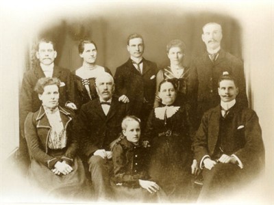 1900s Mil Residents.jpg